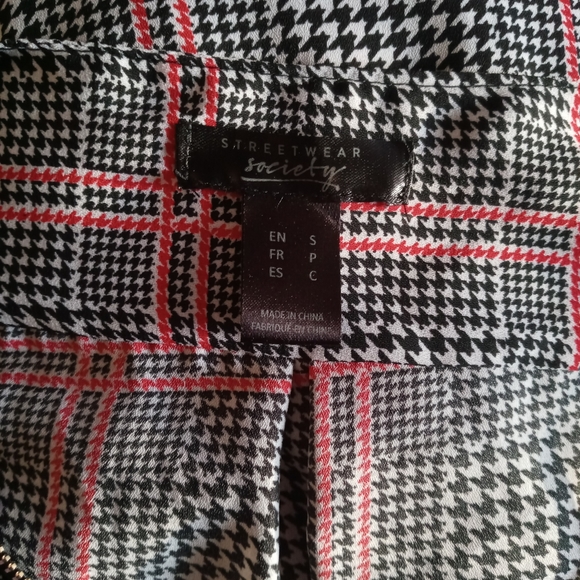 Beautiful zip up top - Picture 5 of 5